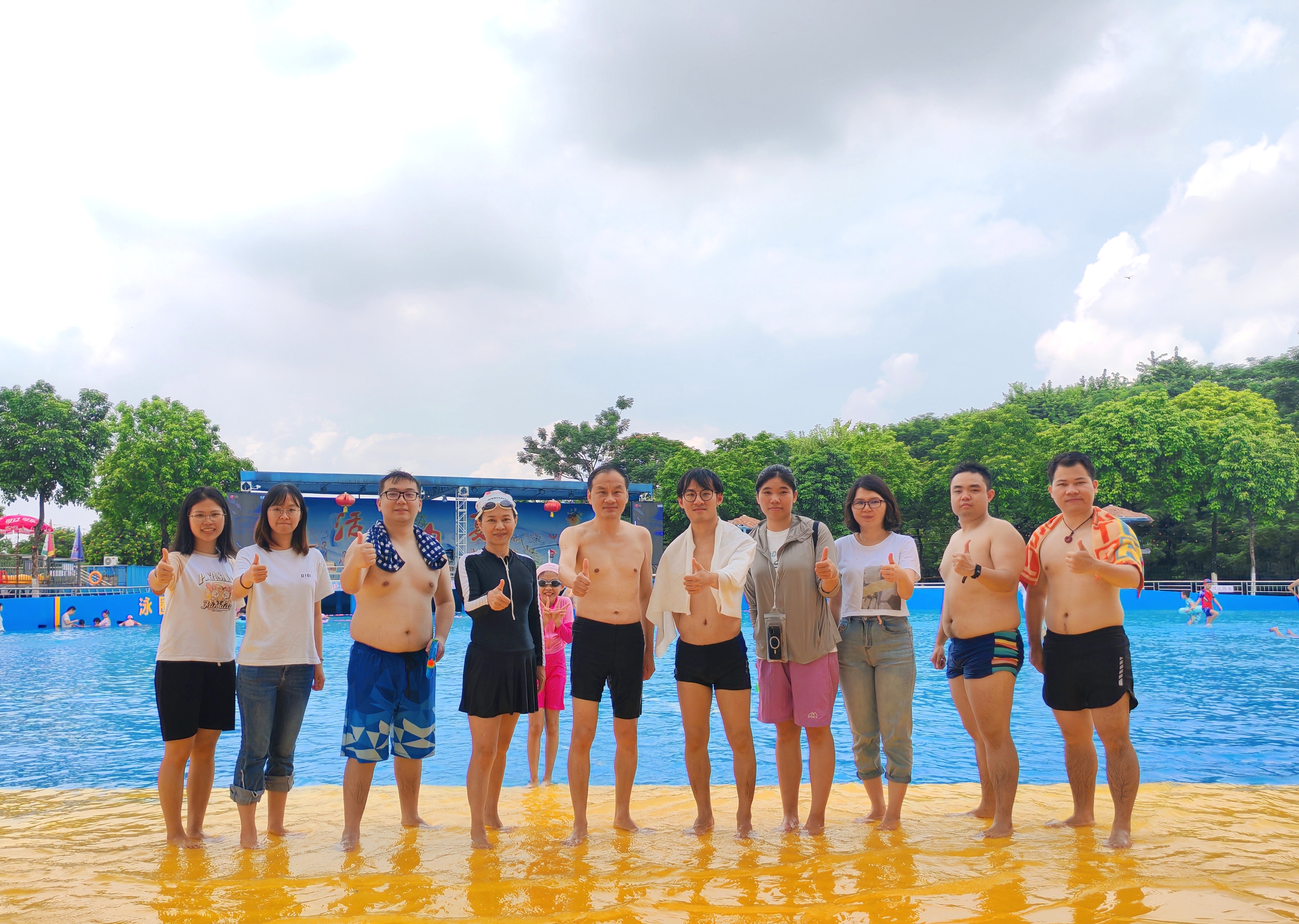 水上乐园2.jpg
